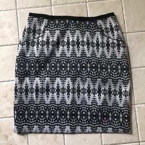 H&M Black and White Print Skirt Size 8